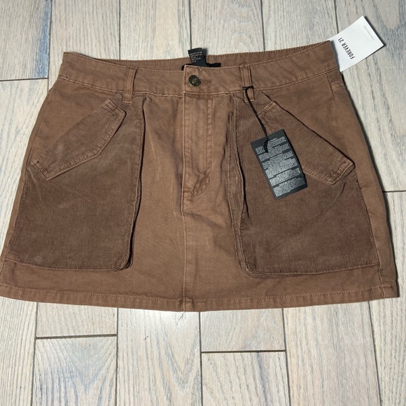 Brown skirt with corduroy pockets - Picture 1 of 4